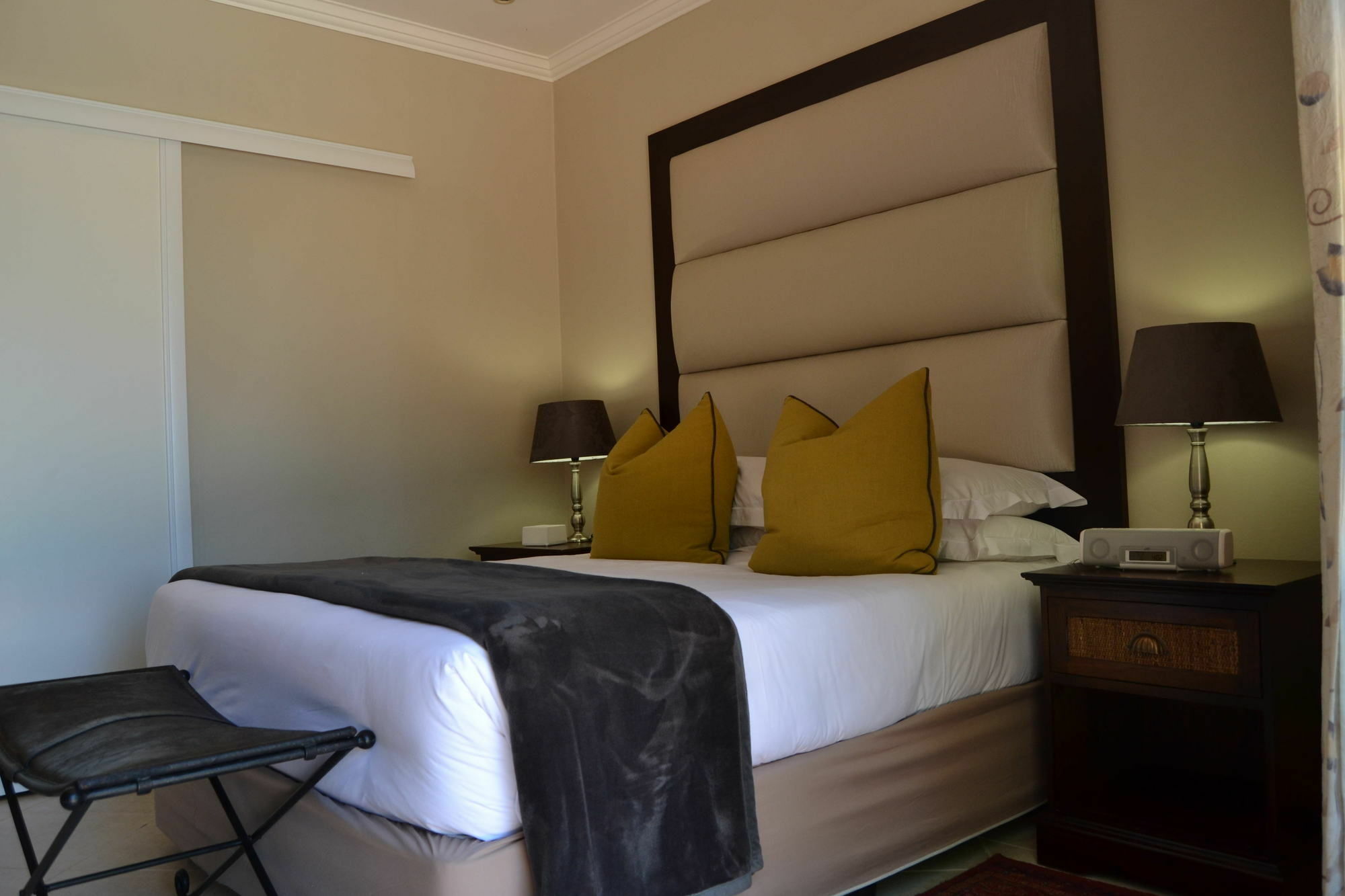 The Capital Guest House Габороне Экстерьер фото