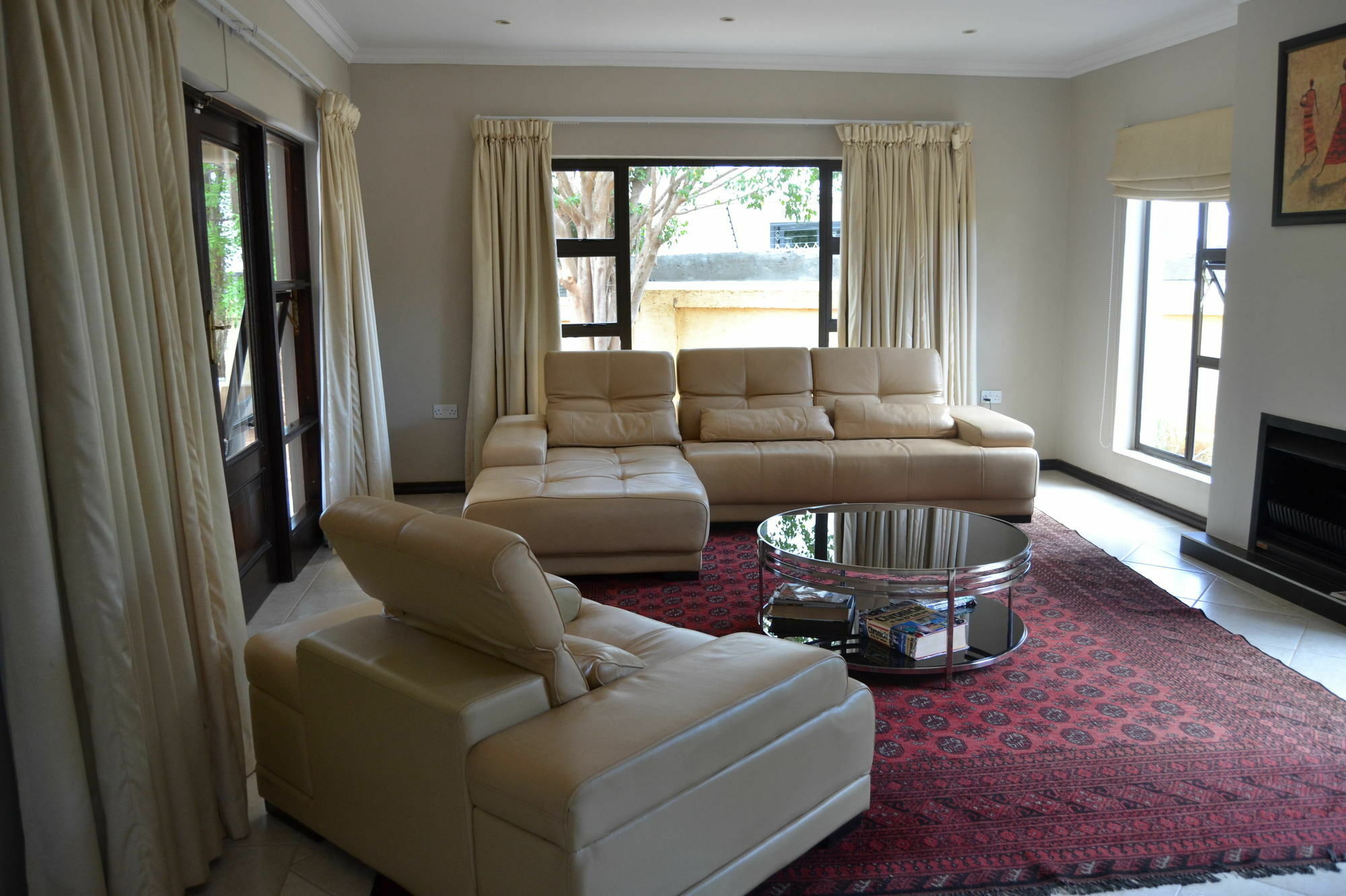 The Capital Guest House Габороне Экстерьер фото